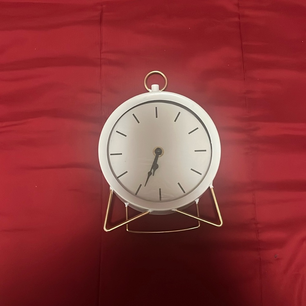 White and gold clock